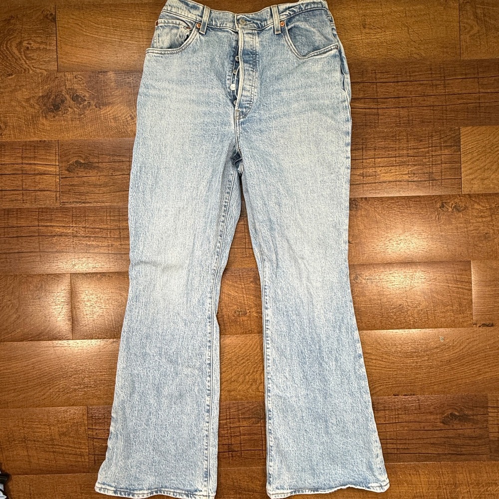 Levis Premium Ribcage Flare Women 32x32 Light Wash Blue High Rise Button Fly